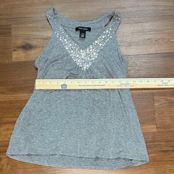 ✨ White House Black Market Gray Embellished Sleeveless Top XS - Picture 6 of 6